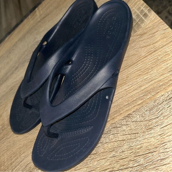 Crocs Iconic Flip Flops Navy Blue Sandals Size US 9 Women's NEW - Picture 3 of 5